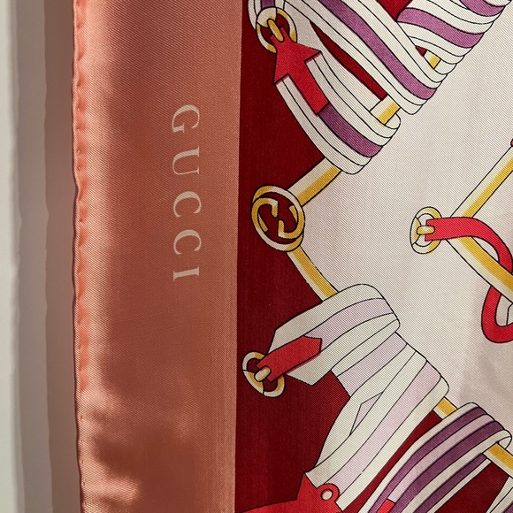 Gucci Equestrian Scarf Pinks (small portion of hem needs repair) - Picture 5 of 12